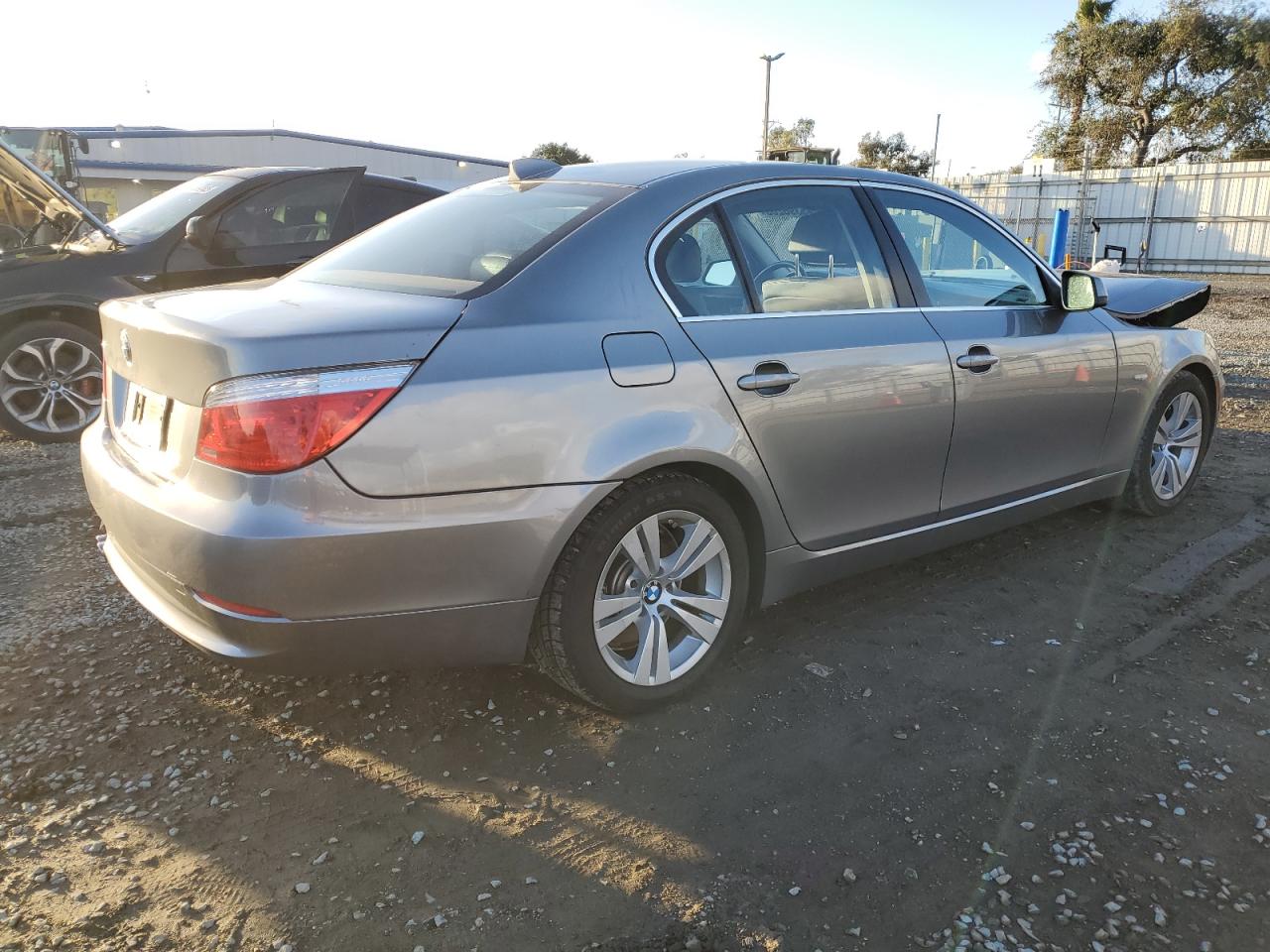 2010 BMW 5er VIN WBANU5C58AC460762 Copart auction photo, front end damage thumbnail 3