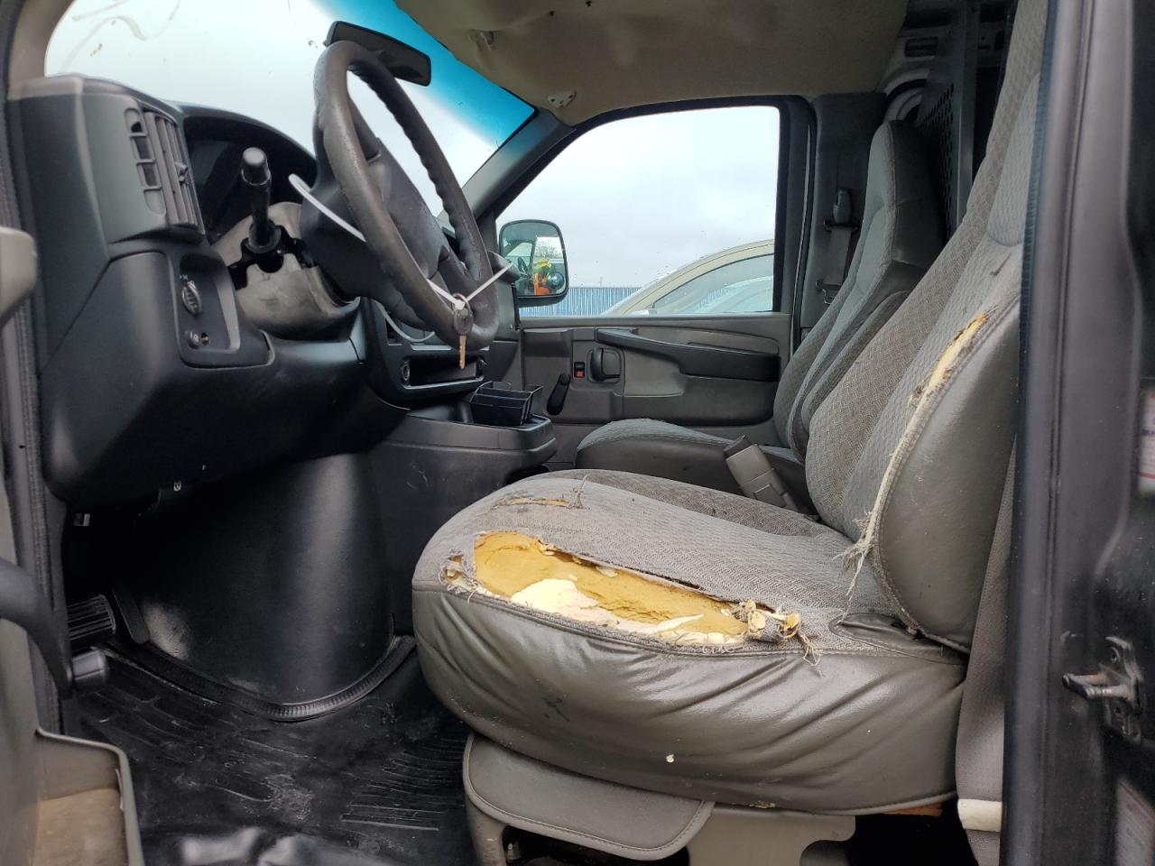 2003 Chevrolet Express VIN 1GCEG15X631196098 Copart auction photo, front end damage thumbnail 7