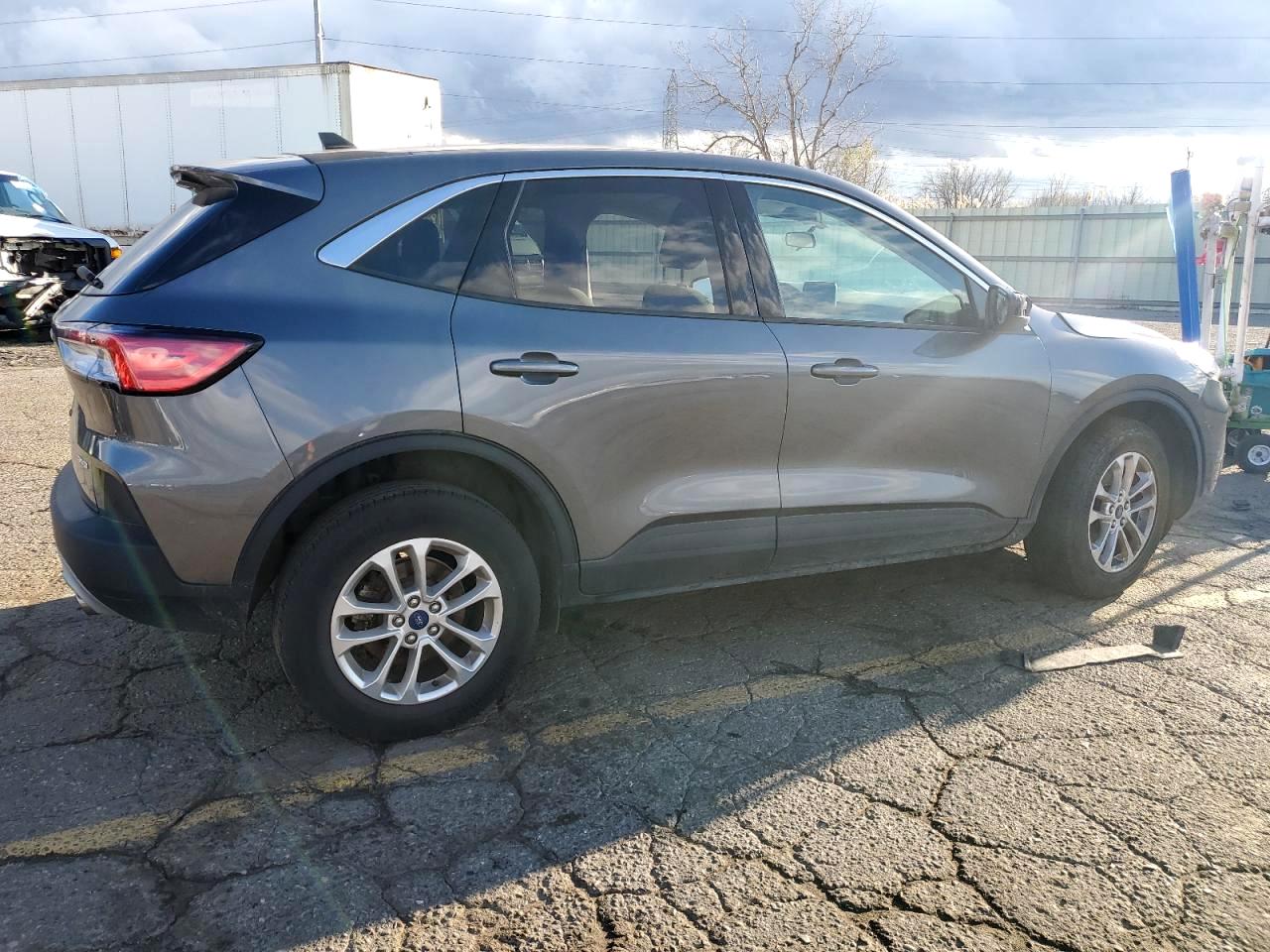 2022 Ford Escape VIN 1FMCU9G65NUB70902 Copart auction photo, front end / mechanical damage thumbnail 3