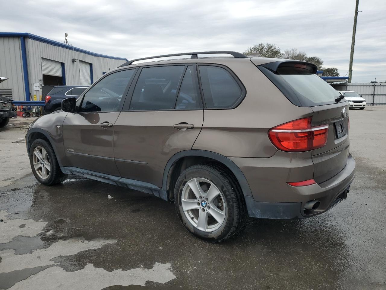 2013 BMW X5 VIN 5UXZV4C59D0B10107 Copart auction photo, front end / side damage thumbnail 2