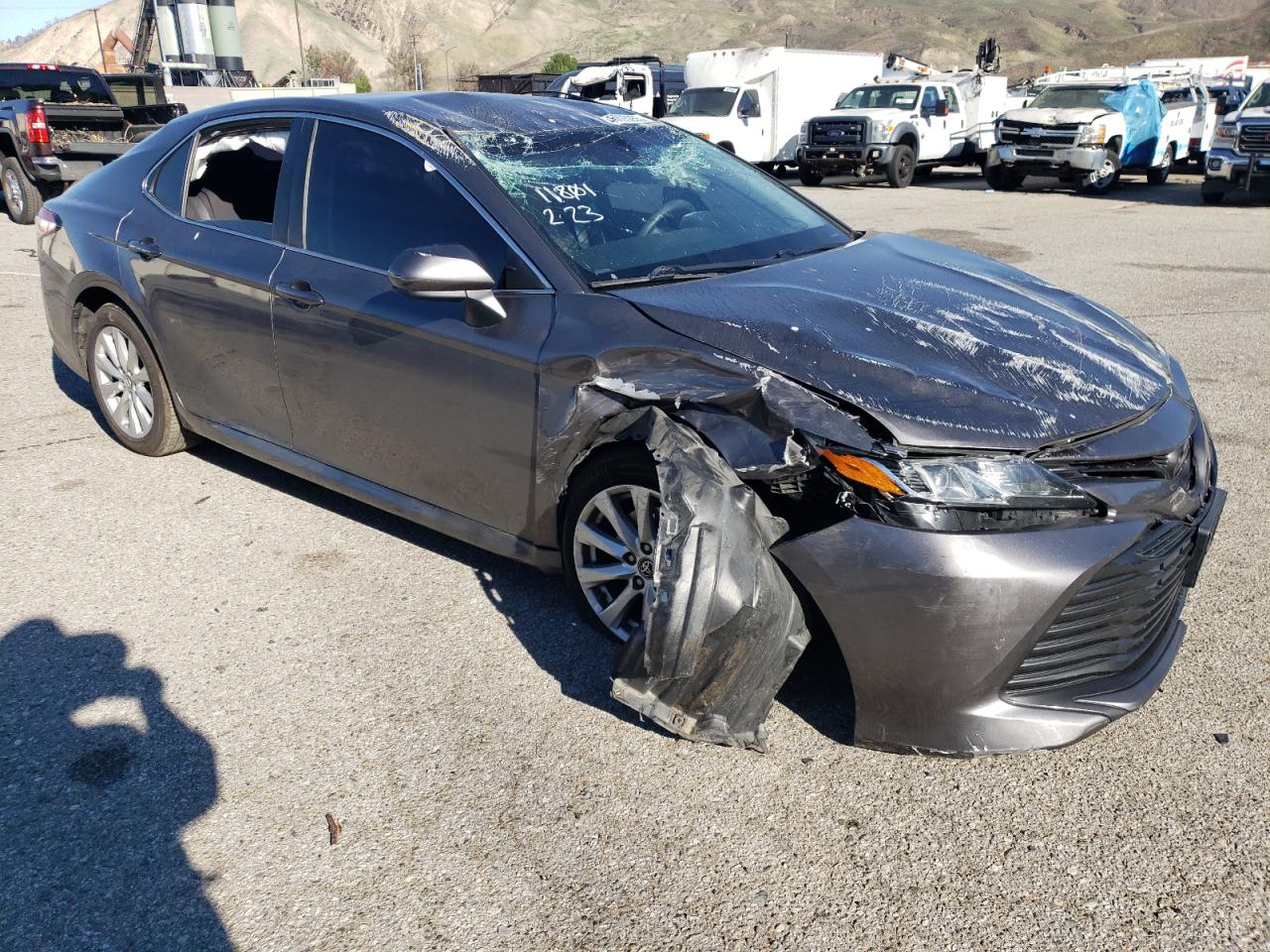 2018 Toyota Camry VIN 4T1B11HK5JU011390 Copart auction photo, top/roof / front end damage thumbnail 4