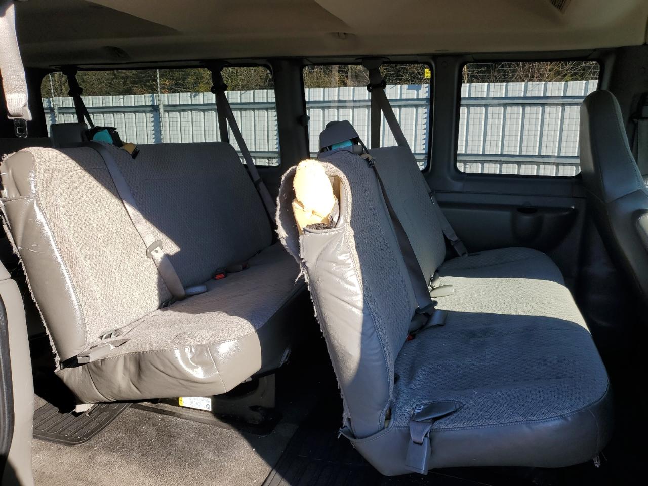 2008 GMC Savana VIN 1GJHG39K381127764 Copart auction photo, side / front end damage thumbnail 11