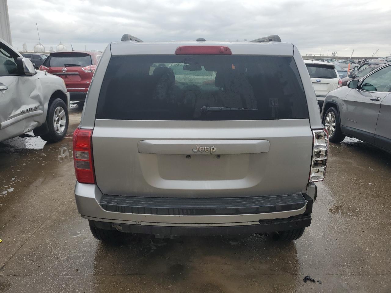 2017 Jeep Liberty (Patriot) VIN 1C4NJPBA2HD149810 Copart auction photo, front end / side damage thumbnail 6