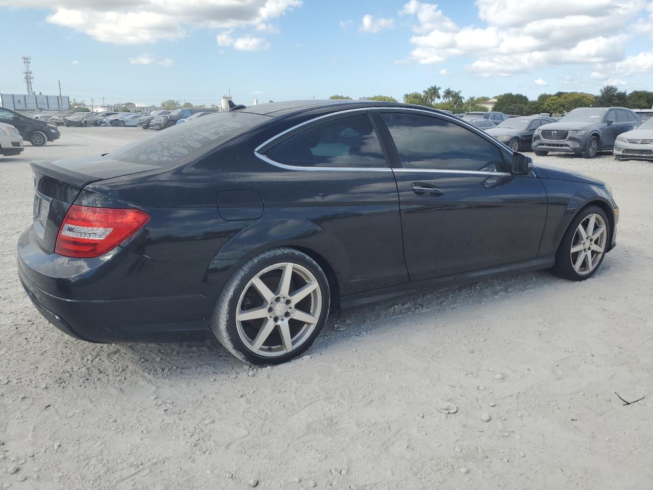 2013 Mercedes-Benz C-klasse VIN WDDGJ4HBXDG036919 Copart auction photo, rear end damage thumbnail 3