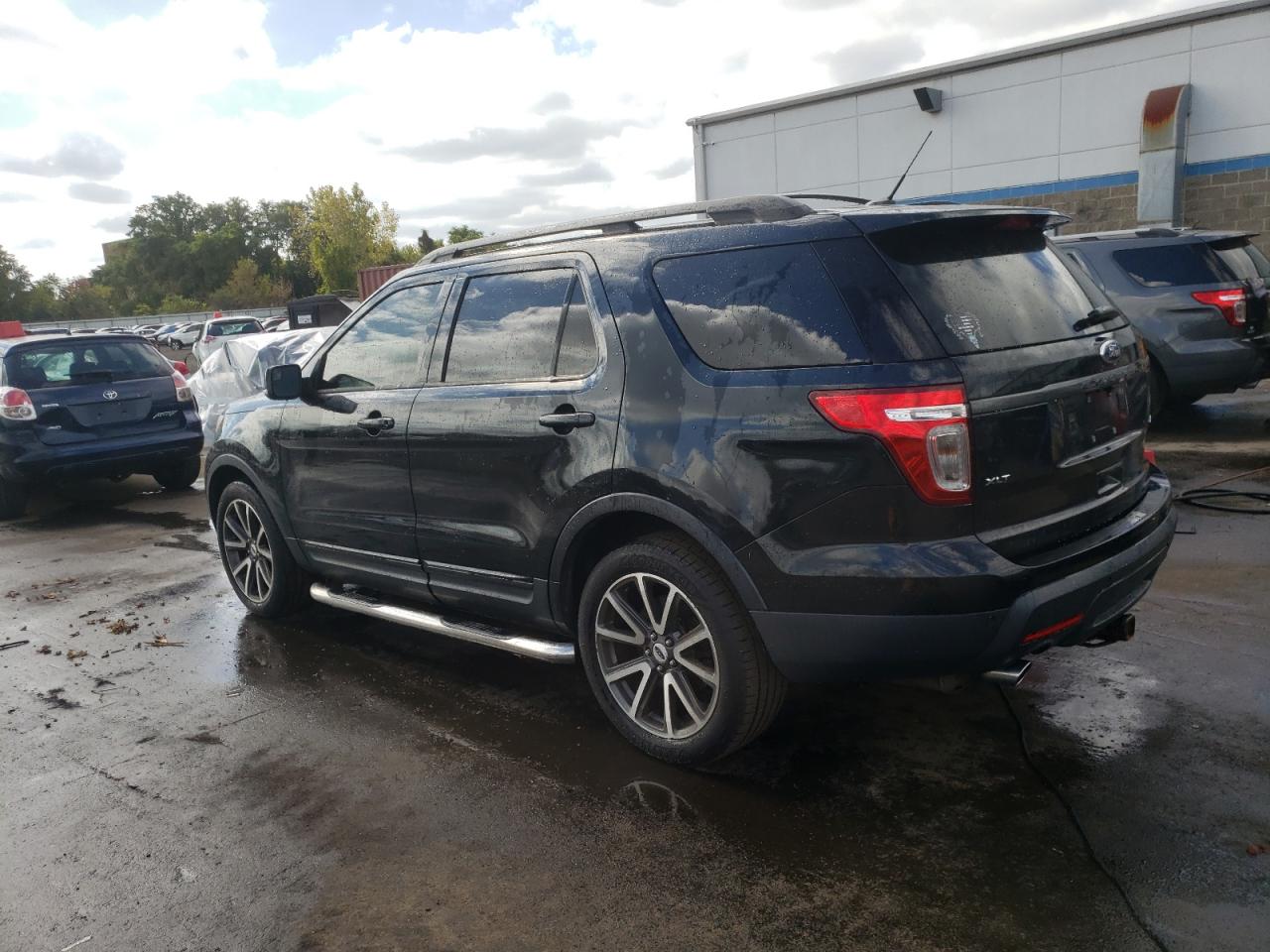 2015 Ford Explorer VIN 1FM5K8D84FGB36044 Copart auction photo, water/flood damage thumbnail 2