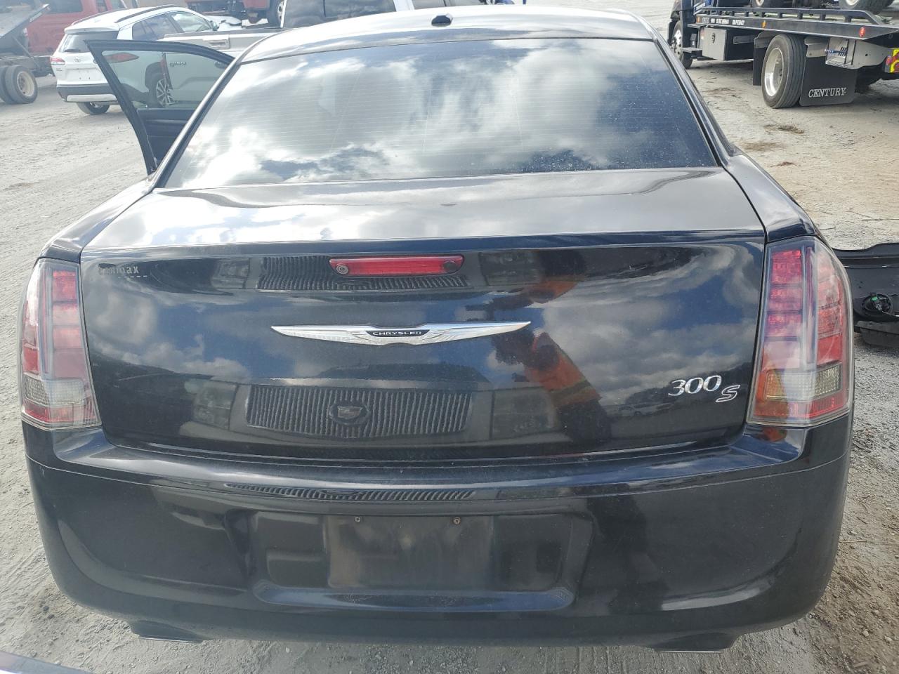2014 Chrysler 300 VIN 2C3CCABG7EH309492 Copart auction photo, front end / minor dent/scratches damage thumbnail 6