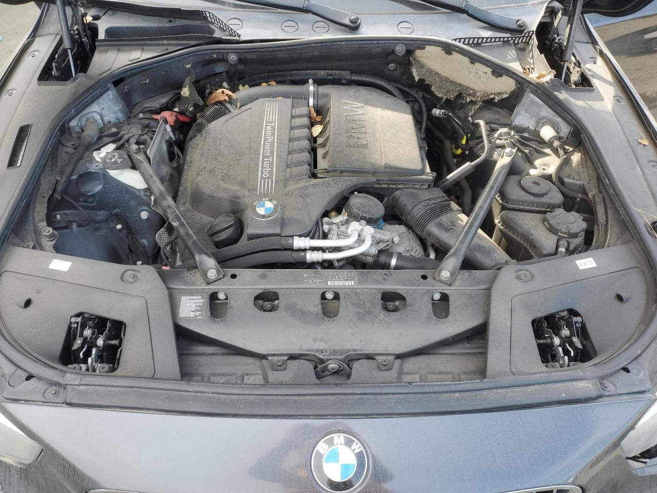 2012 BMW 5er VIN WBASP2C57CC338700 Copart auction photo, front end / rear end damage thumbnail 11