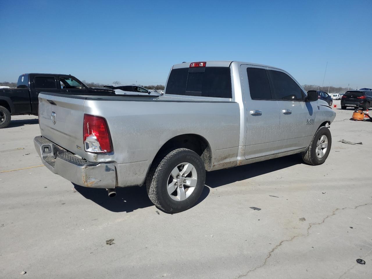 2018 RAM 1500 VIN 1C6RR6GG3JS126952 Copart auction photo, front end damage thumbnail 3