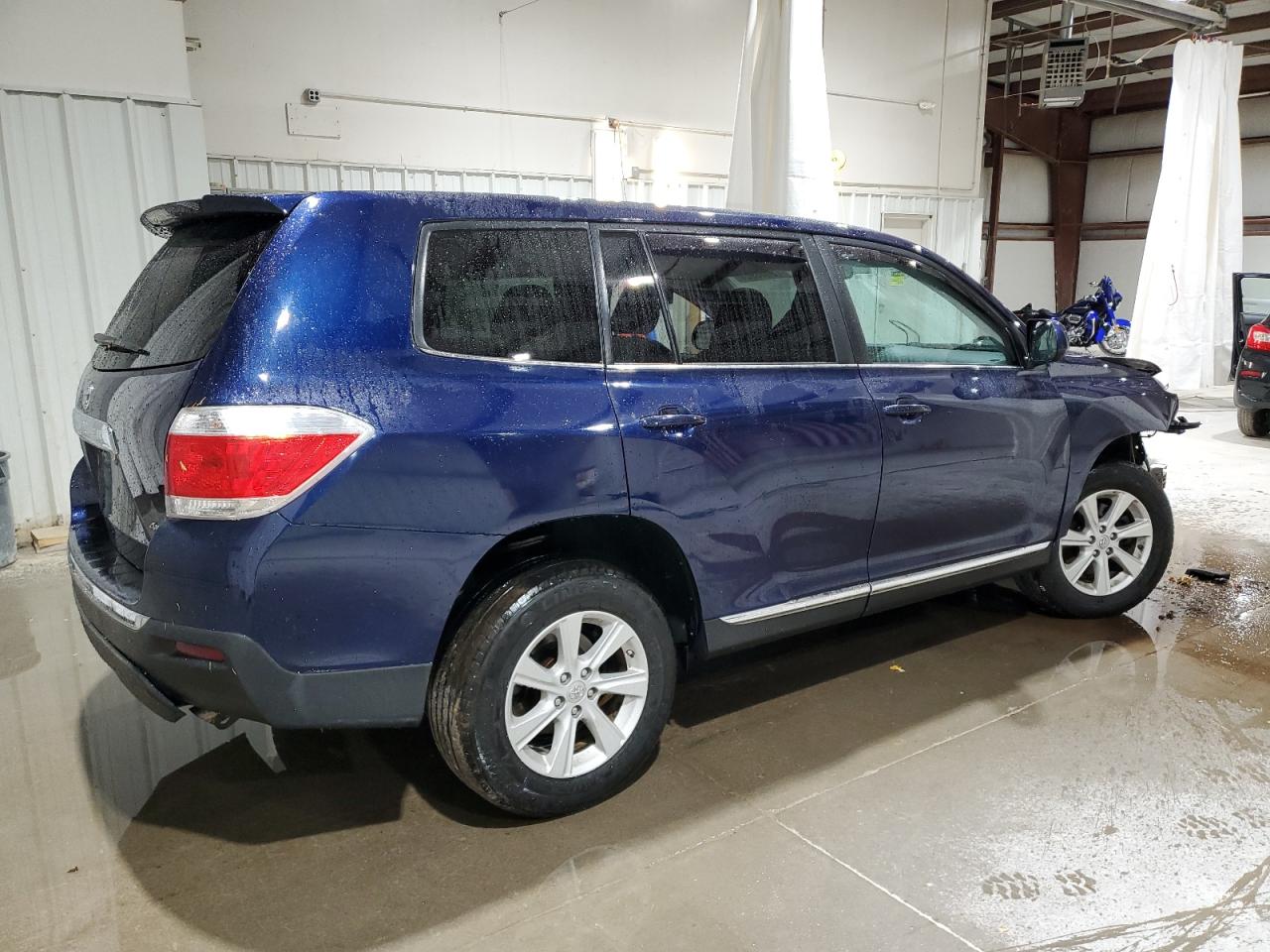 2013 Toyota Highlander VIN 5TDBK3EH7DS266315 Copart auction photo, front end / side damage thumbnail 3