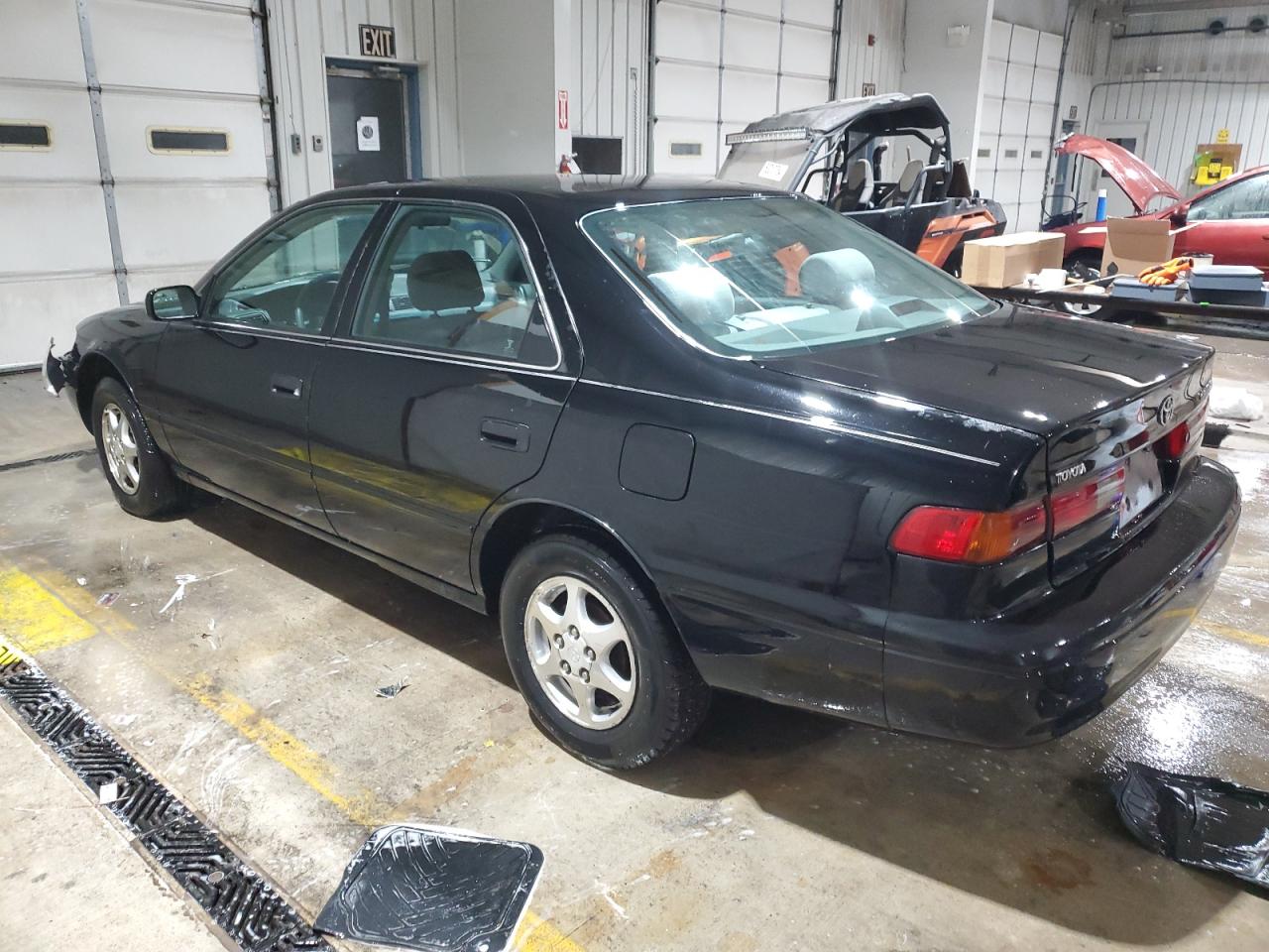1998 Toyota Camry VIN 4T1BG22K8WU249710 Copart auction photo, front end damage thumbnail 2