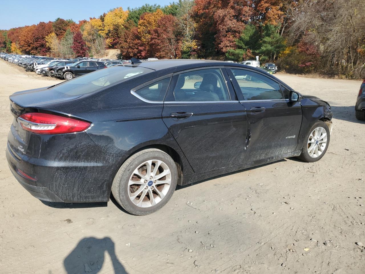 2019 Ford Fusion VIN 3FA6P0LU0KR126033 Copart auction photo, front end / side damage thumbnail 3