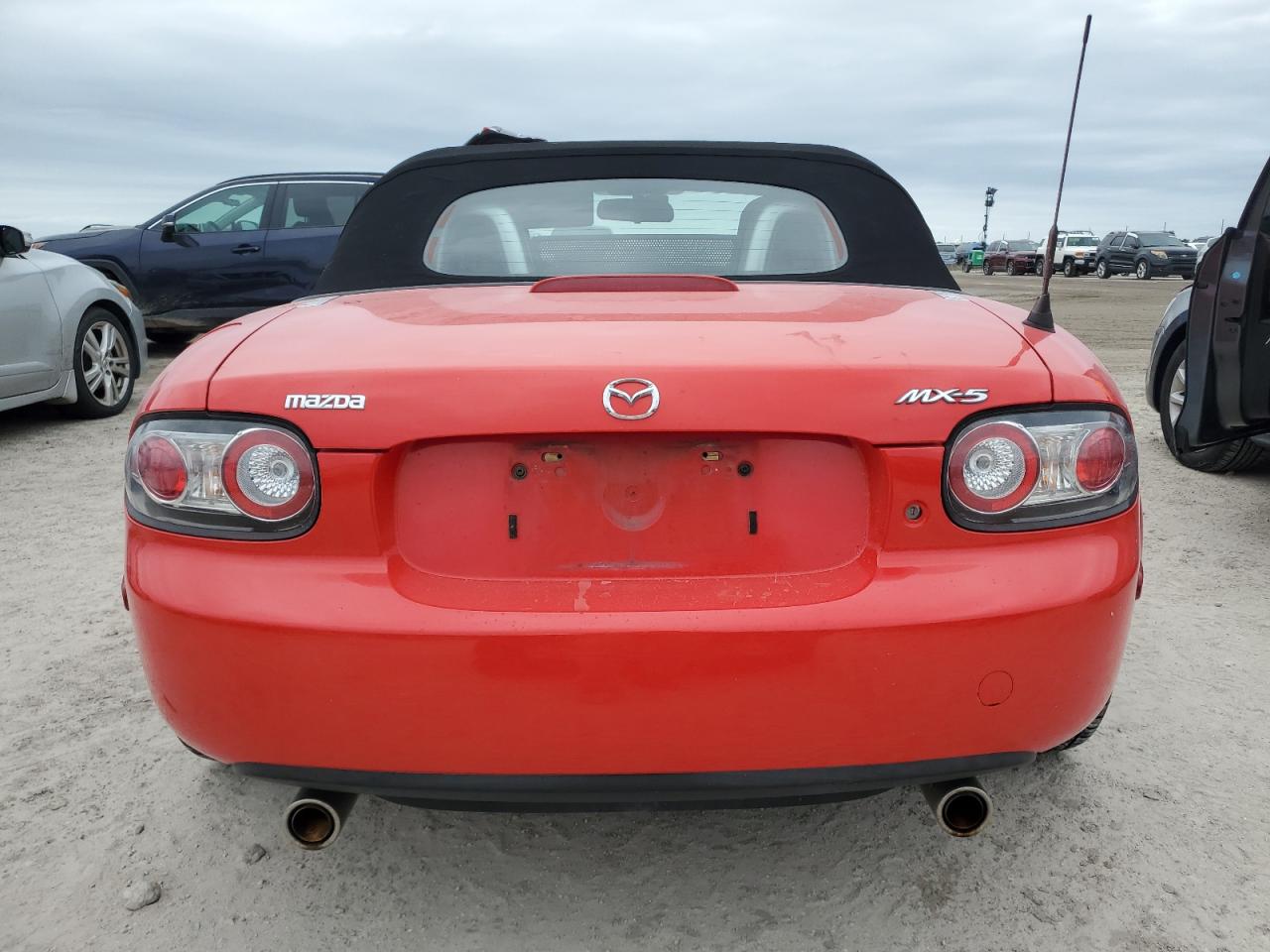 2006 Mazda MX-5 VIN JM1NC25F560117202 Copart auction photo, water/flood damage thumbnail 6