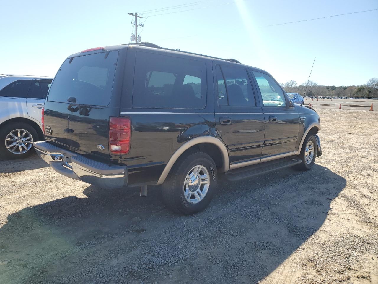 1999 Ford Expedition VIN 1FMRU1762XLA80627 Copart auction photo, front end damage thumbnail 3