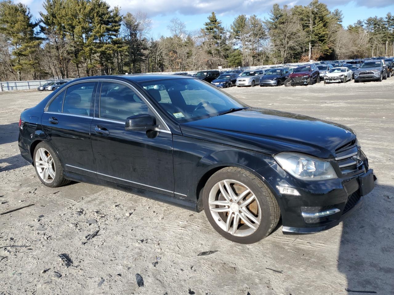 2014 Mercedes-Benz C-klasse VIN WDDGF8ABXEG186517 Copart auction photo, front end / minor dent/scratches damage thumbnail 4
