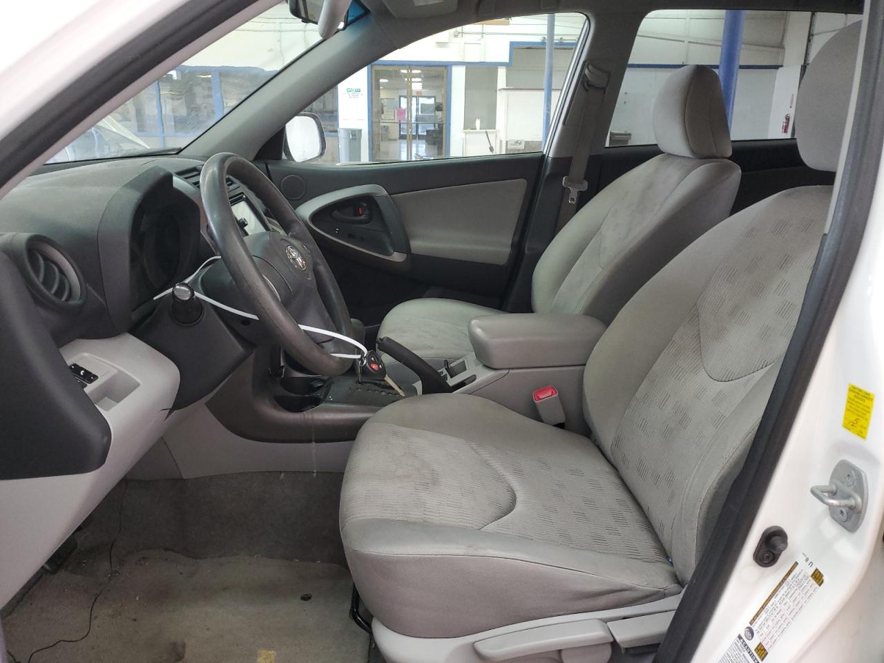 2010 Toyota RAV 4 VIN JTMBF4DV0AD022160 Copart auction photo, minor dent/scratches / mechanical damage thumbnail 7