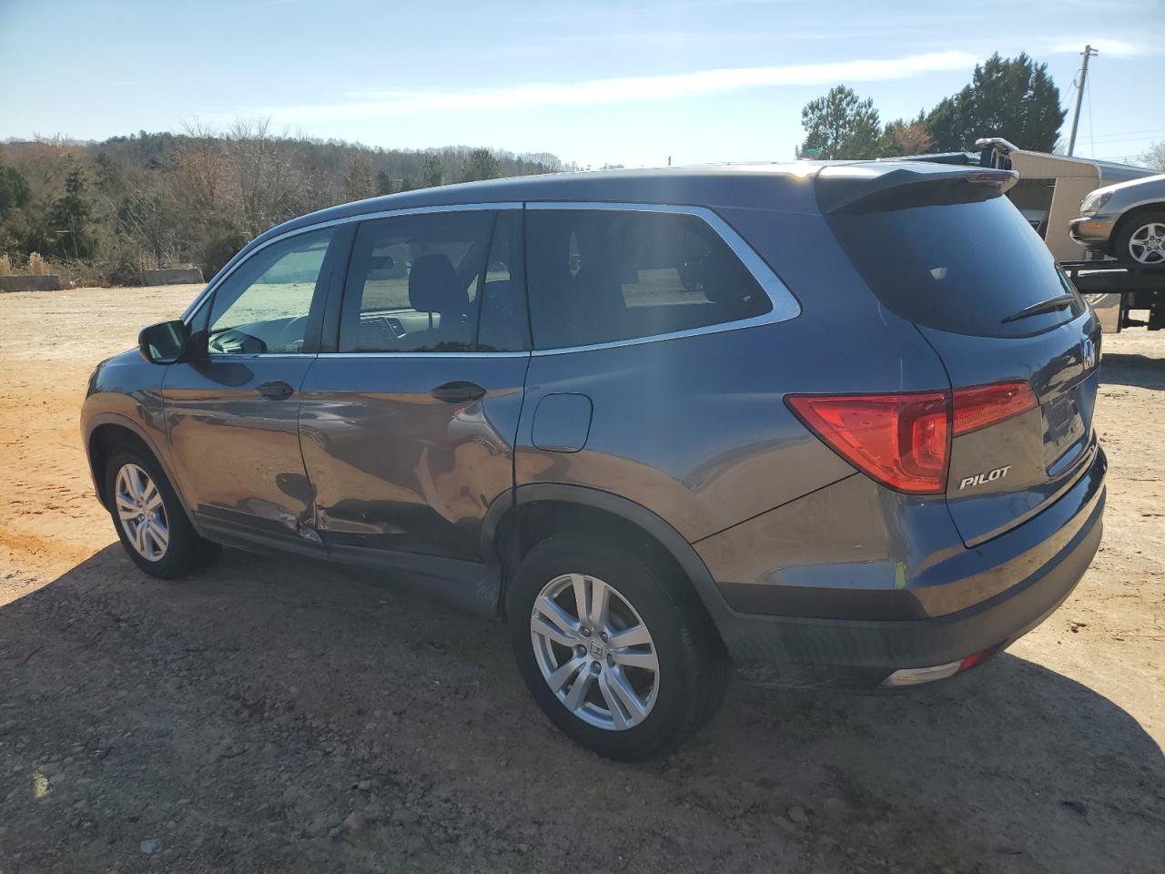 2018 Honda Pilot VIN 5FNYF5H17JB026495 Copart auction photo, side damage thumbnail 2