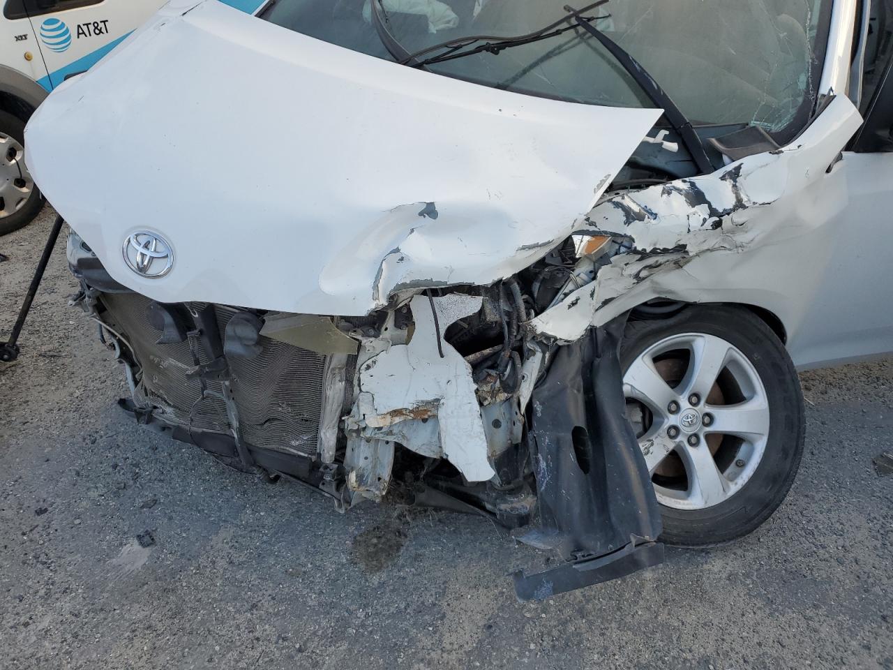2015 Toyota Sienna VIN 5TDZK3DC8FS556439 Copart auction photo, front end damage thumbnail 12