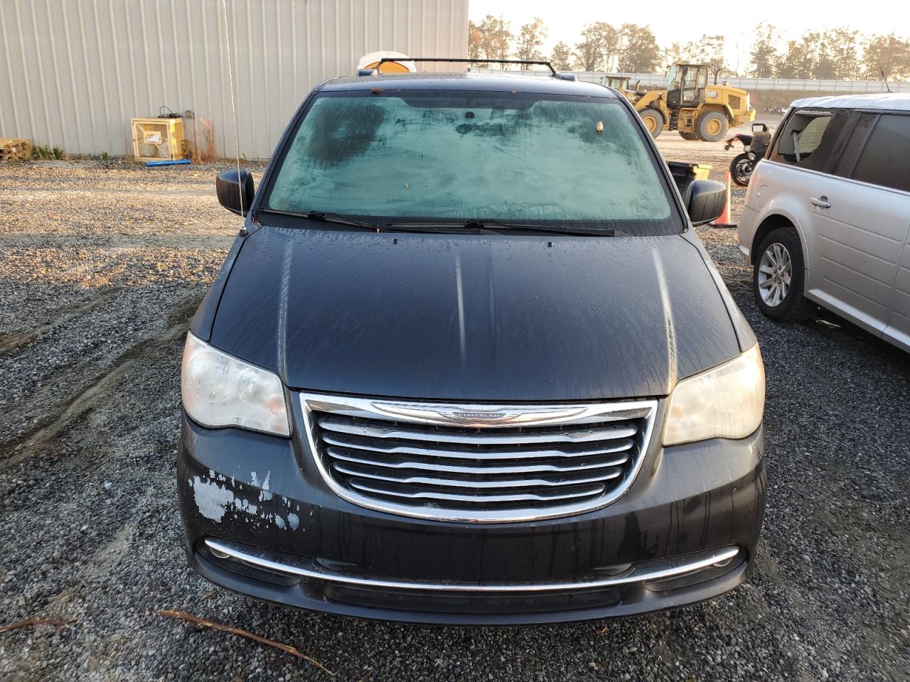 2014 Chrysler Town & Country VIN 2C4RC1BG7ER216858 Copart auction photo, minor dent/scratches damage thumbnail 5