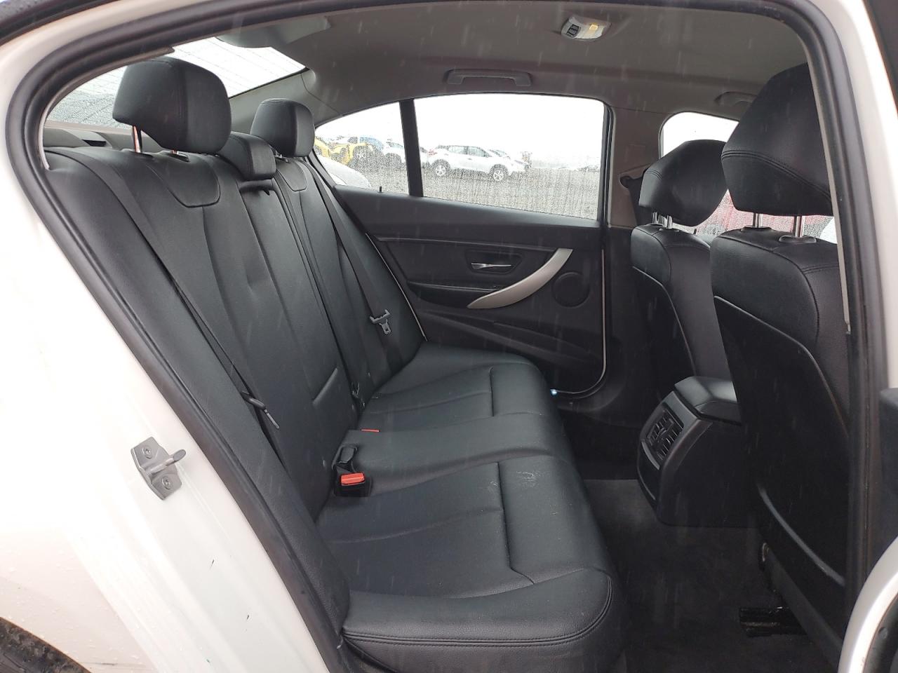2014 BMW 3er VIN WBA3B1C51EP678756 Copart auction photo, all over damage thumbnail 10