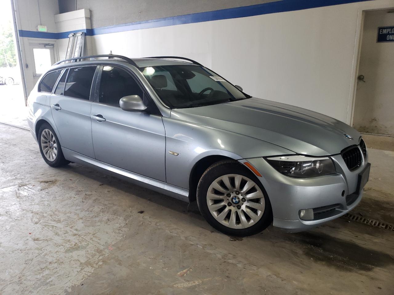 2009 BMW 3er VIN WBAUT93509A191198 Copart auction photo, front end / undercarriage damage thumbnail 4