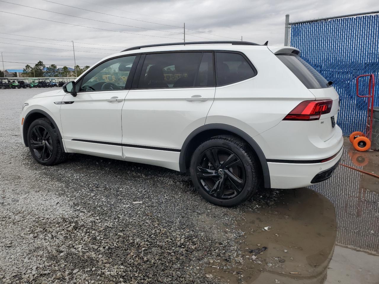 2024 Volkswagen Tiguan VIN 3VVCB7AX5RM053056 Copart auction photo, water/flood damage thumbnail 2