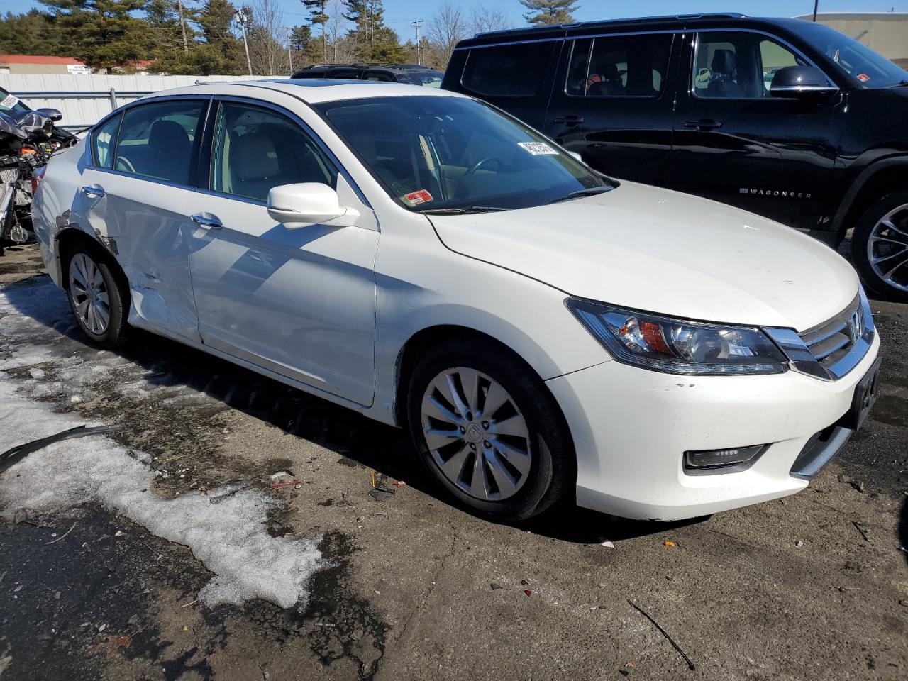 2014 Honda Accord VIN 1HGCR3F86EA006485 Copart auction photo, side / minor dent/scratches damage thumbnail 4