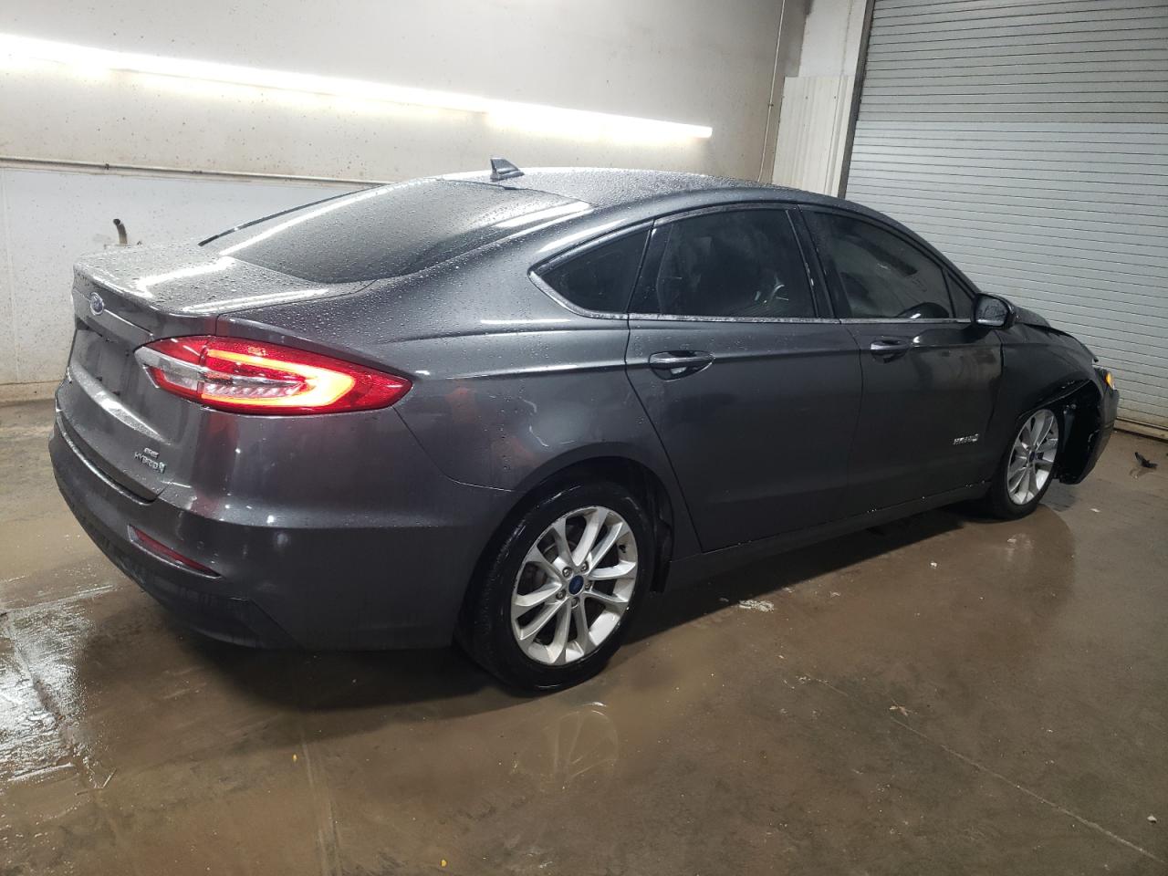 2019 Ford Fusion VIN 3FA6P0LU2KR165609 Copart auction photo, front end damage thumbnail 3