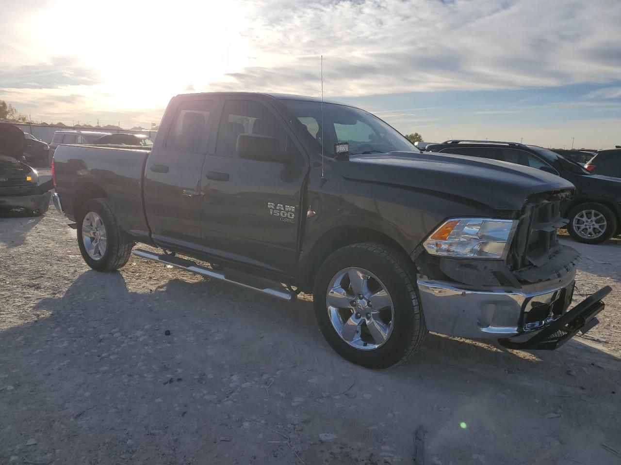 2021 RAM 1500 VIN 1C6RR7FGXMS577467 Copart auction photo, front end / minor dent/scratches damage thumbnail 4