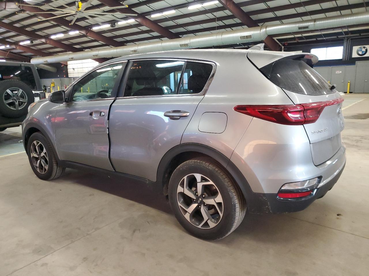2020 KIA Sportage VIN KNDPMCAC2L7674692 Copart auction photo, vandalism / minor dent/scratches damage thumbnail 2