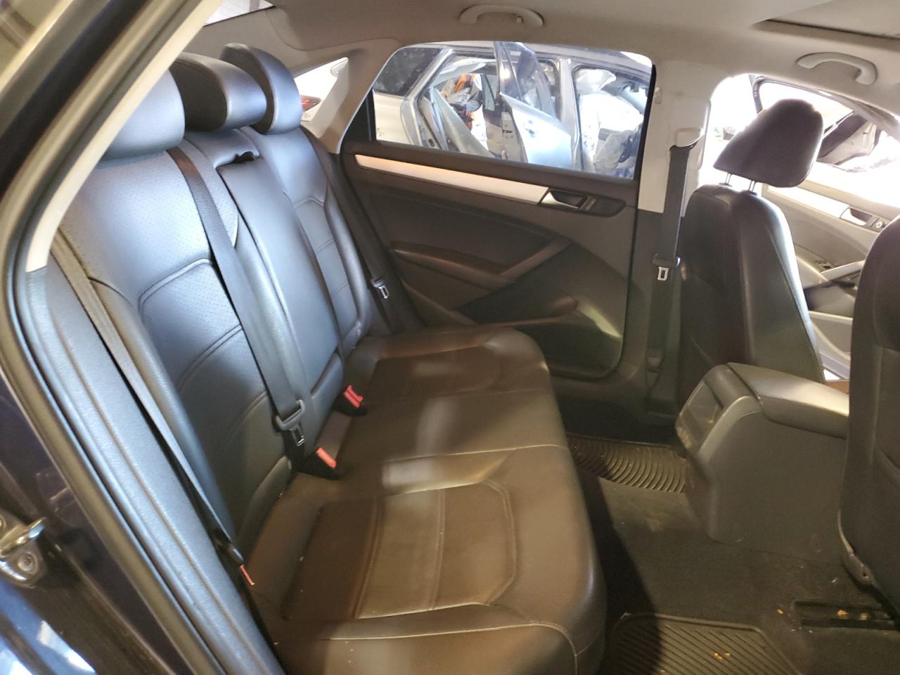 2012 Volkswagen Passat VIN 1VWBP7A39CC106467 Copart auction photo, rear end / minor dent/scratches damage thumbnail 10