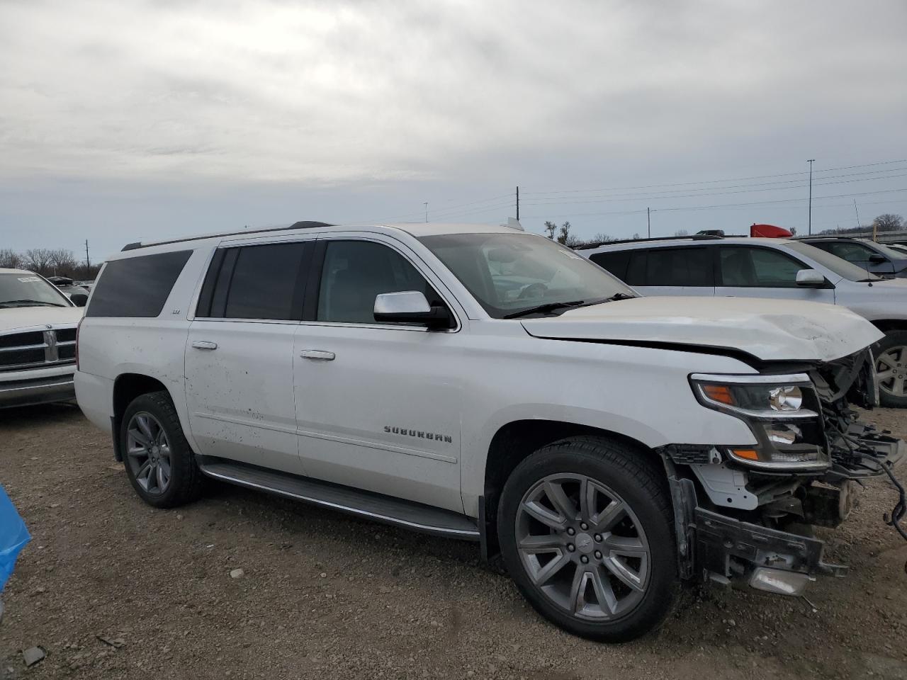 2016 Chevrolet Suburban VIN 1GNSKJKC3GR103829 Copart auction photo, front end damage thumbnail 4