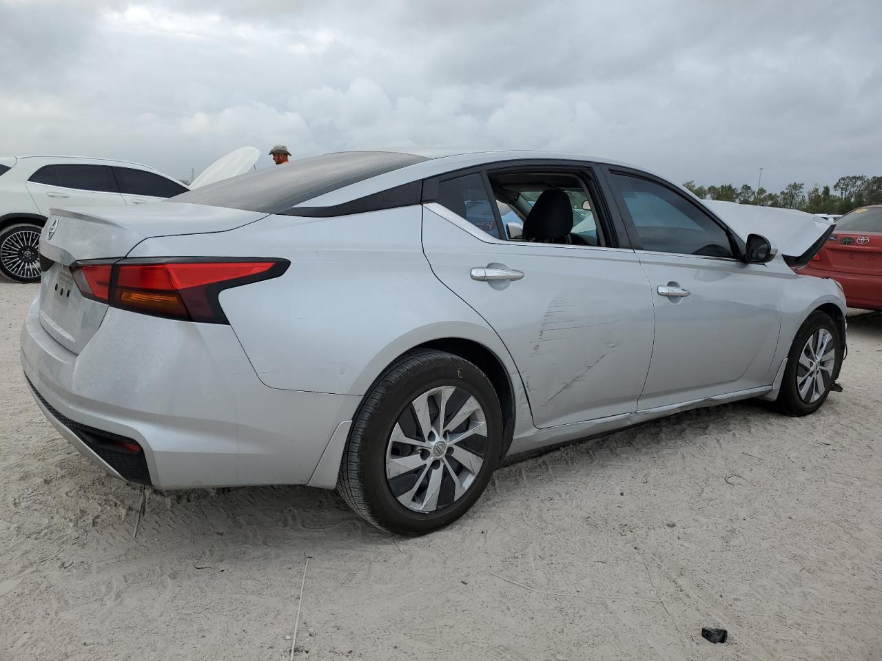 2021 Nissan Altima VIN 1N4BL4BV0MN369438 Copart auction photo, front end / side damage thumbnail 4