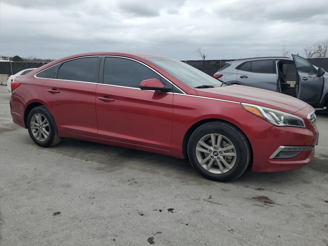 2015 Hyundai Sonata VIN 5NPE24AF6FH184091 Copart auction photo, minor dent/scratches damage thumbnail 4