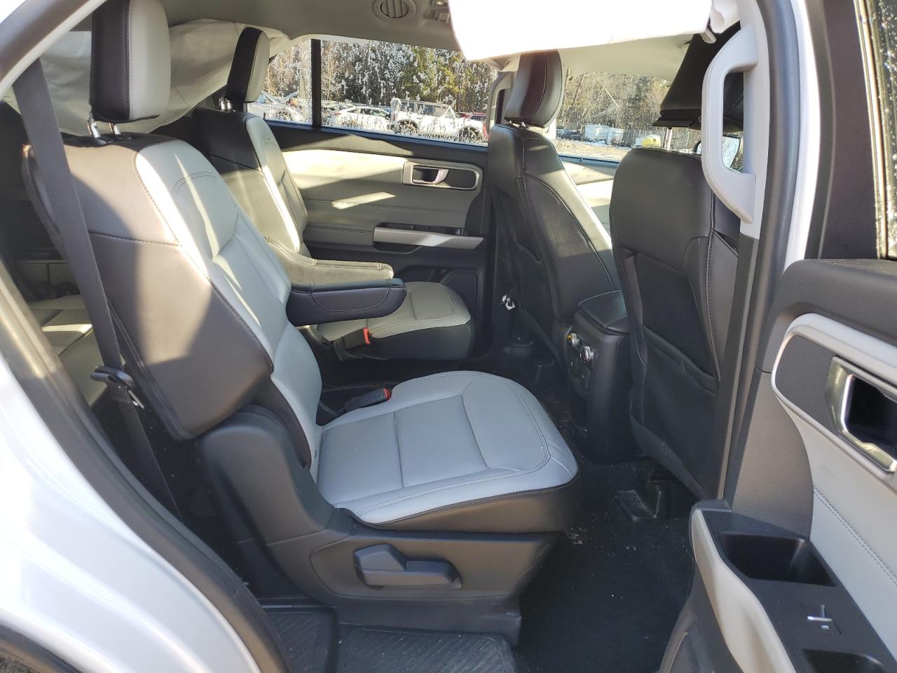 2021 Ford Explorer VIN 1FMSK8DH8MGC18584 Copart auction photo, front end damage thumbnail 11