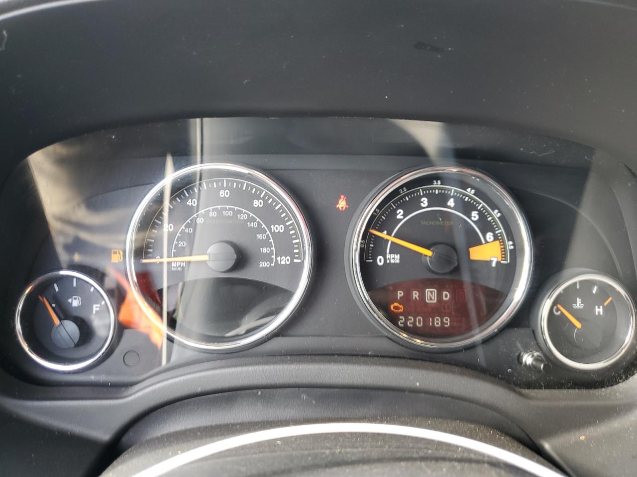 2014 Jeep Compass VIN 1C4NJDEB5ED884926 Copart auction photo, minor dent/scratches / mechanical damage thumbnail 9