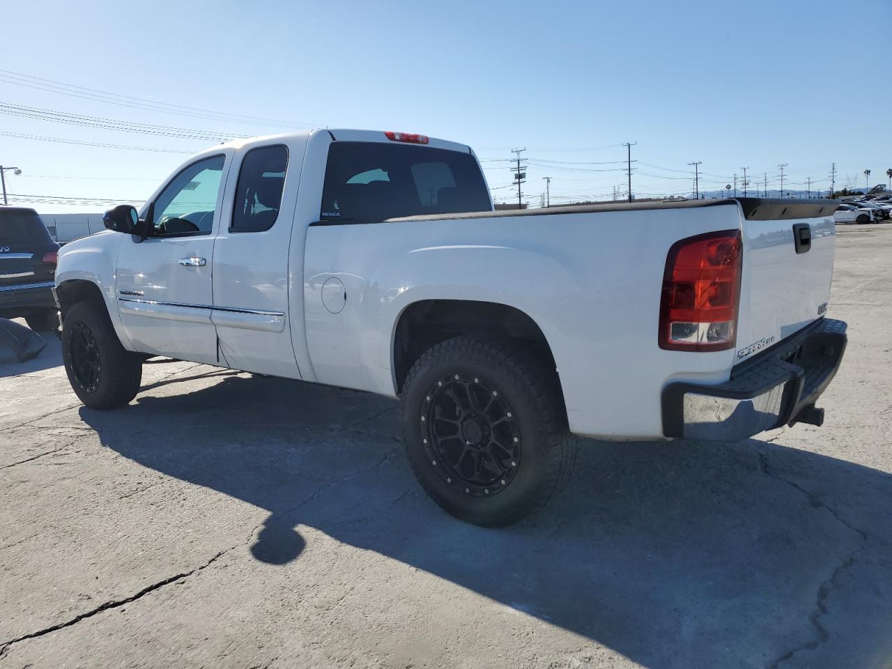 2013 GMC Sierra VIN 1GTR1VE00DZ203093 Copart auction photo, front end damage thumbnail 2
