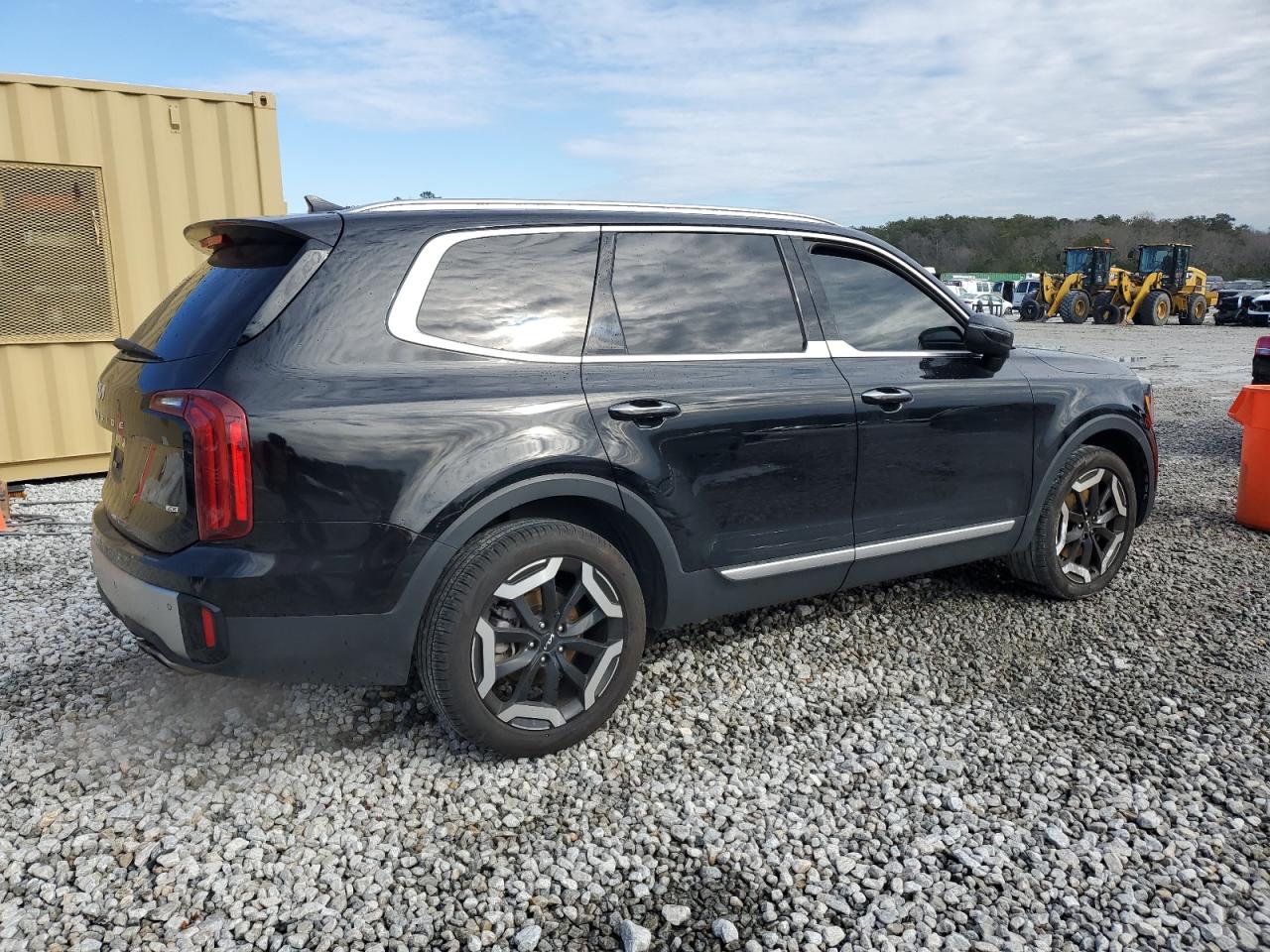2023 KIA Telluride VIN 5XYP6DGC1PG399123 Copart auction photo, all over damage thumbnail 3