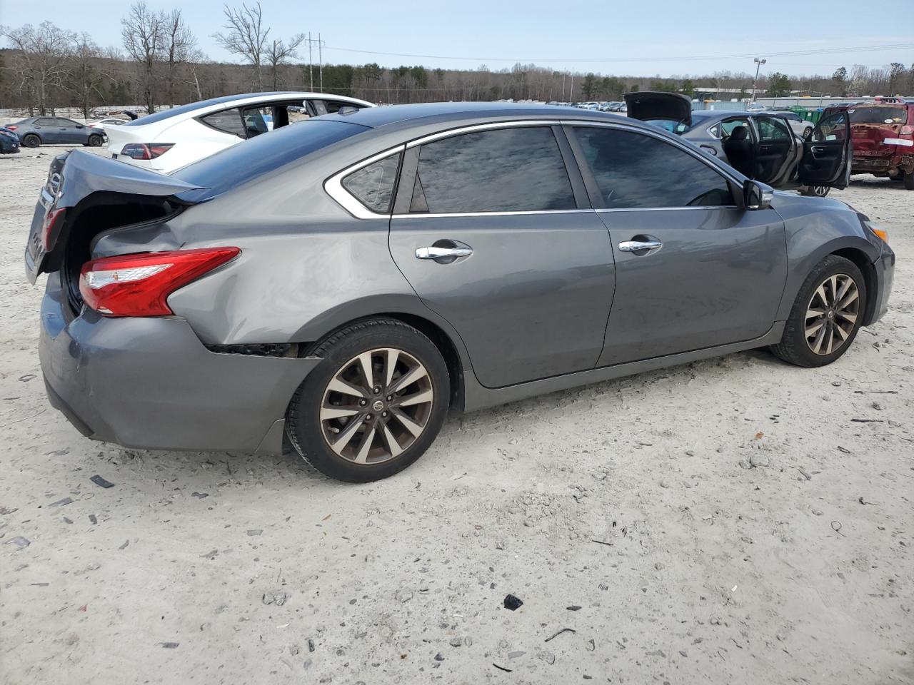 2017 Nissan Altima VIN 1N4AL3AP3HC133361 Copart auction photo, rear end / front end damage thumbnail 3