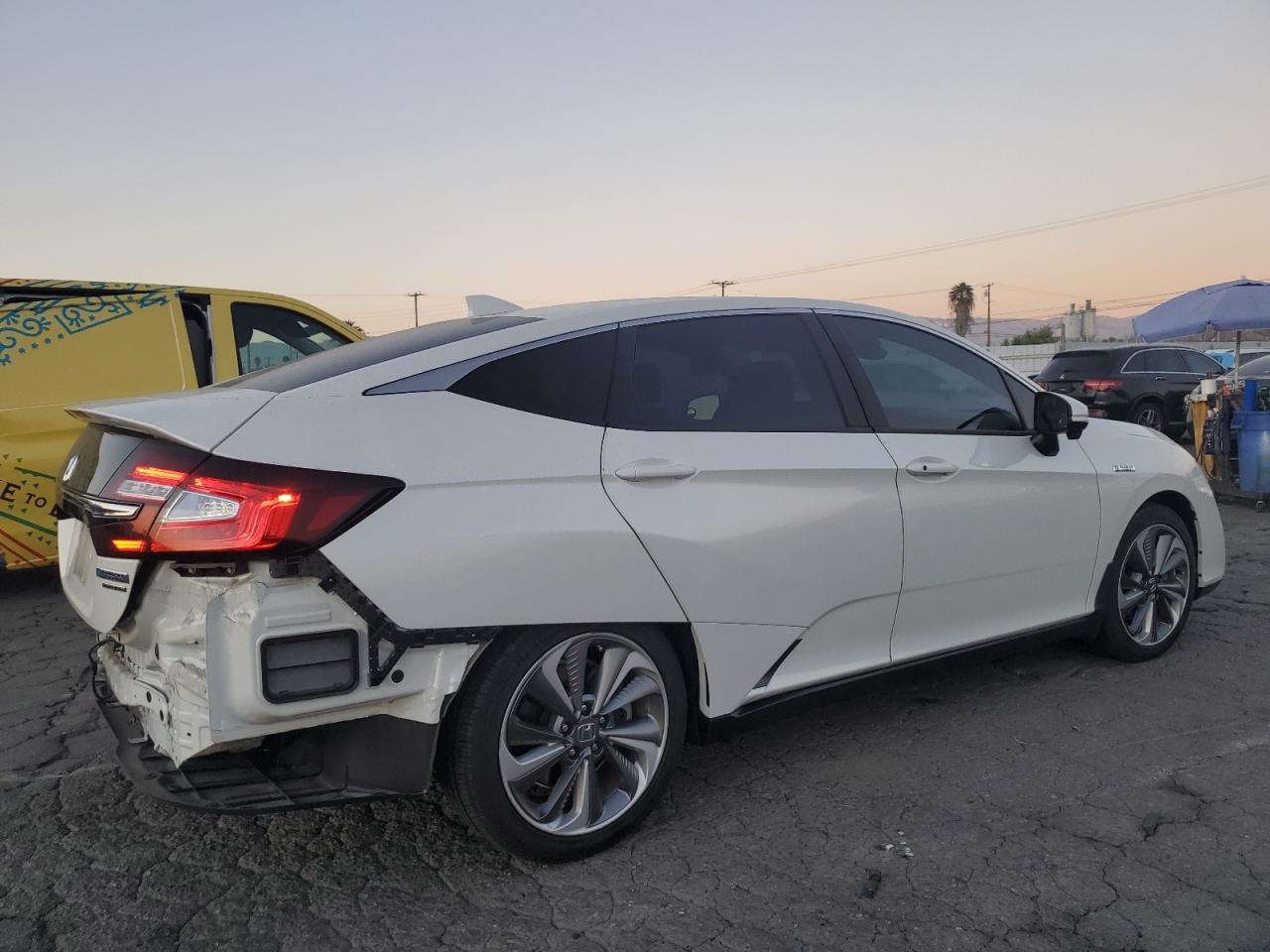 2018 Honda Clarity VIN JHMZC5F35JC012463 Copart auction photo, rear end damage thumbnail 3