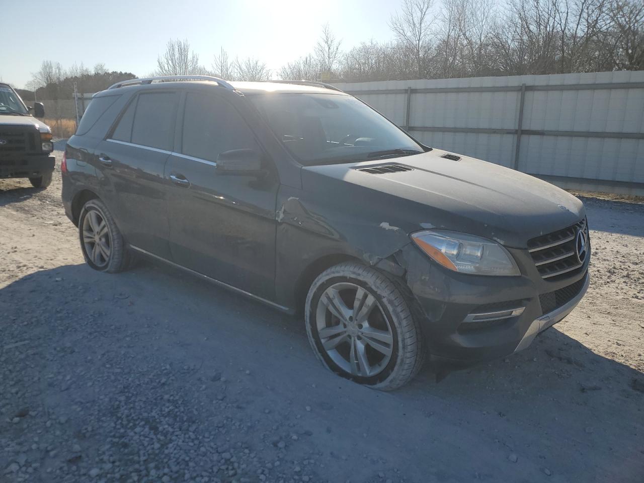 2013 Mercedes-Benz M-klasse VIN 4JGDA5HB3DA187182 Copart auction photo, all over damage thumbnail 4