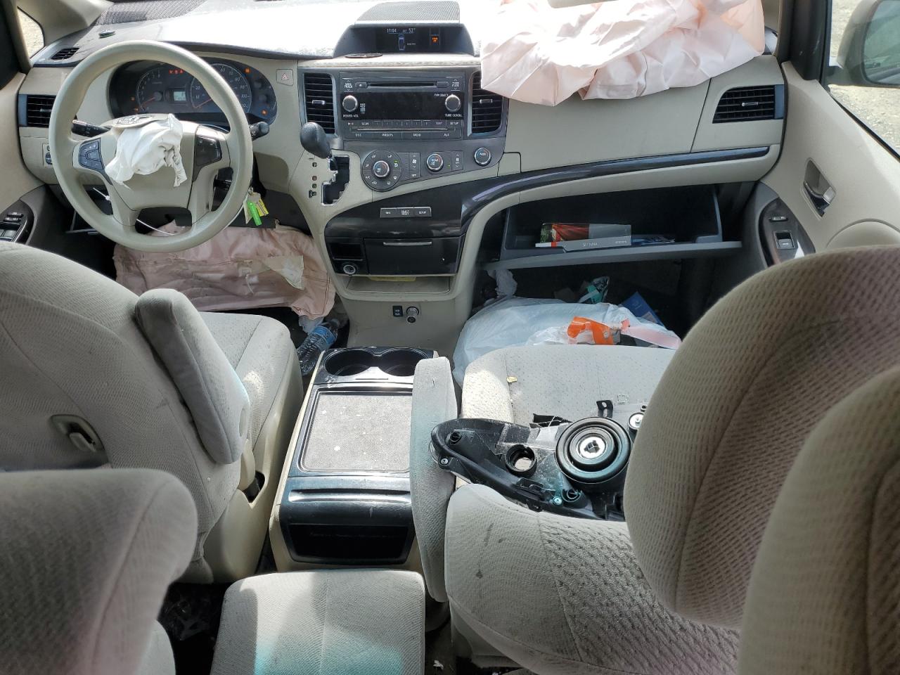 2012 Toyota Sienna VIN 5TDKK3DC4CS192257 Copart auction photo, front end / minor dent/scratches damage thumbnail 8