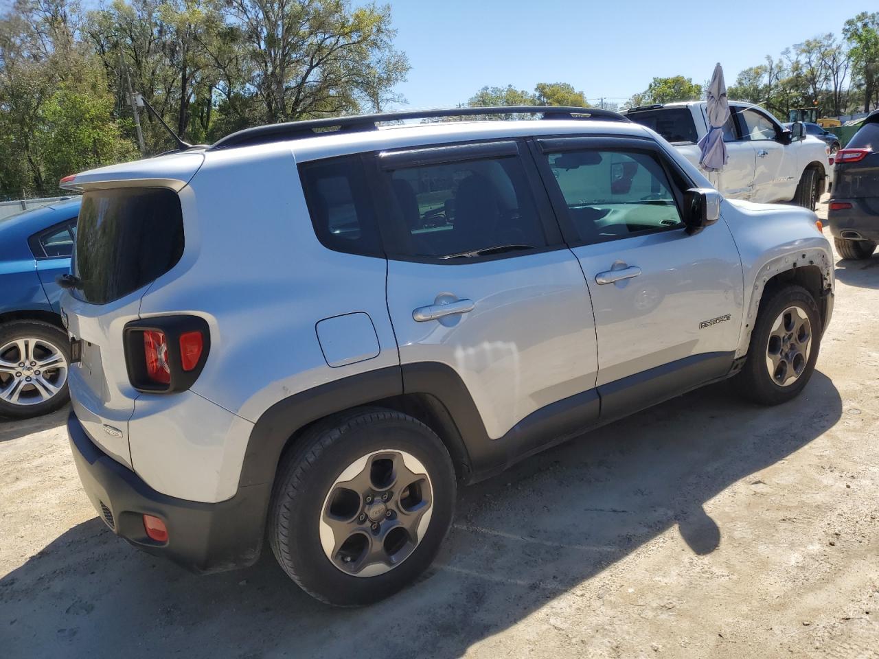 2015 Jeep Renegade VIN ZACCJABH0FPB75982 Copart auction photo, undercarriage / minor dent/scratches damage thumbnail 3