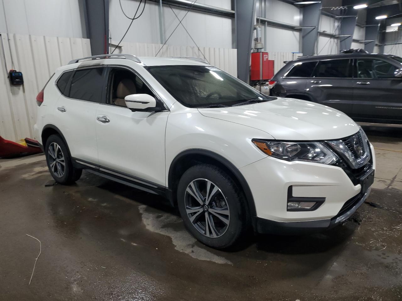 2017 Nissan Rogue VIN 5N1AT2MVXHC833937 Copart auction photo, burn - interior damage thumbnail 4