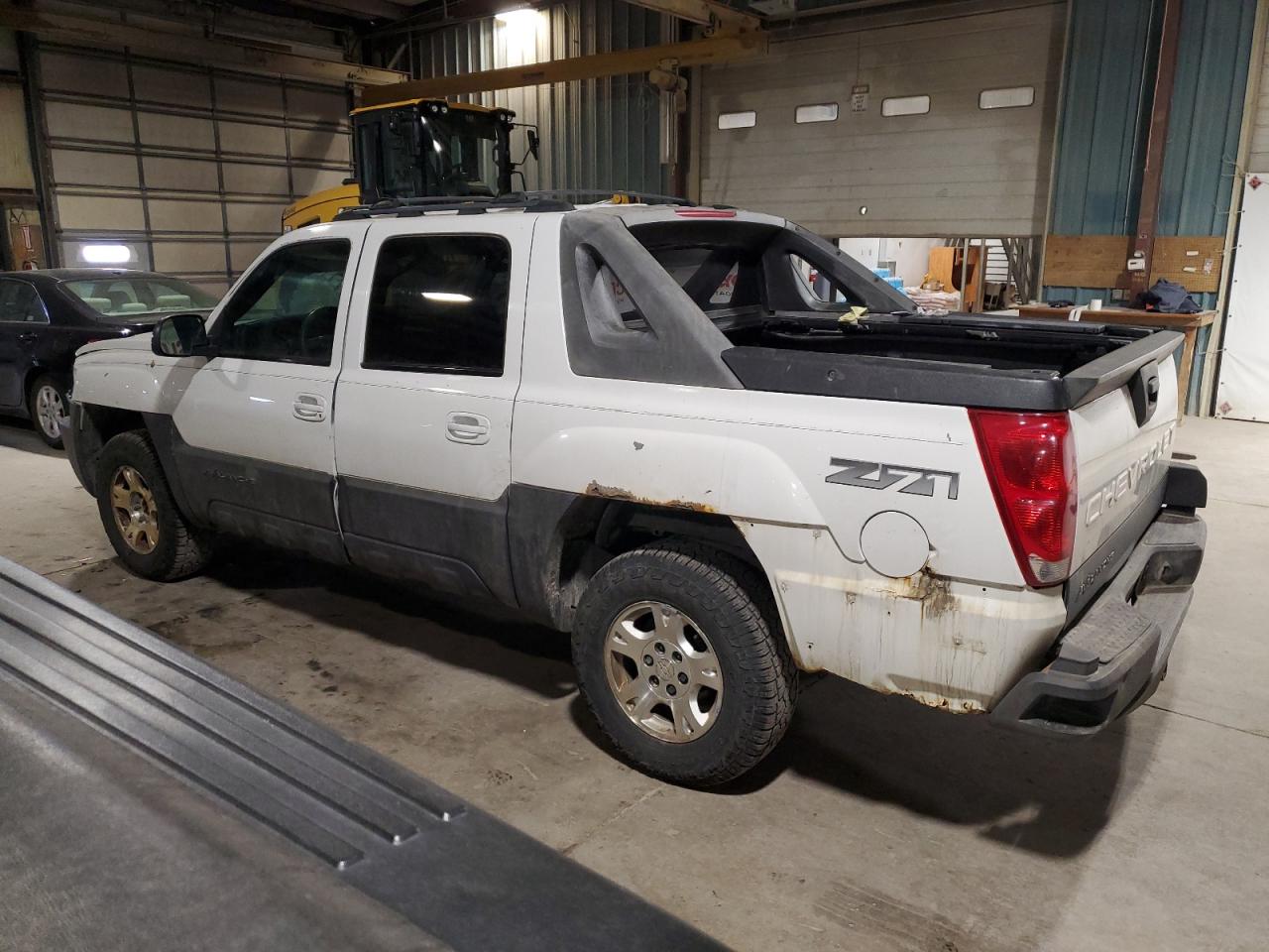 2003 Chevrolet Avalanche VIN 3GNEK13T93G130541 Copart auction photo, front end / rear end damage thumbnail 2