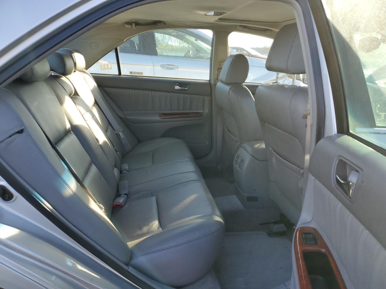 2005 Toyota Camry VIN 4T1BF30K25U083405 Copart auction photo, rear end damage thumbnail 10
