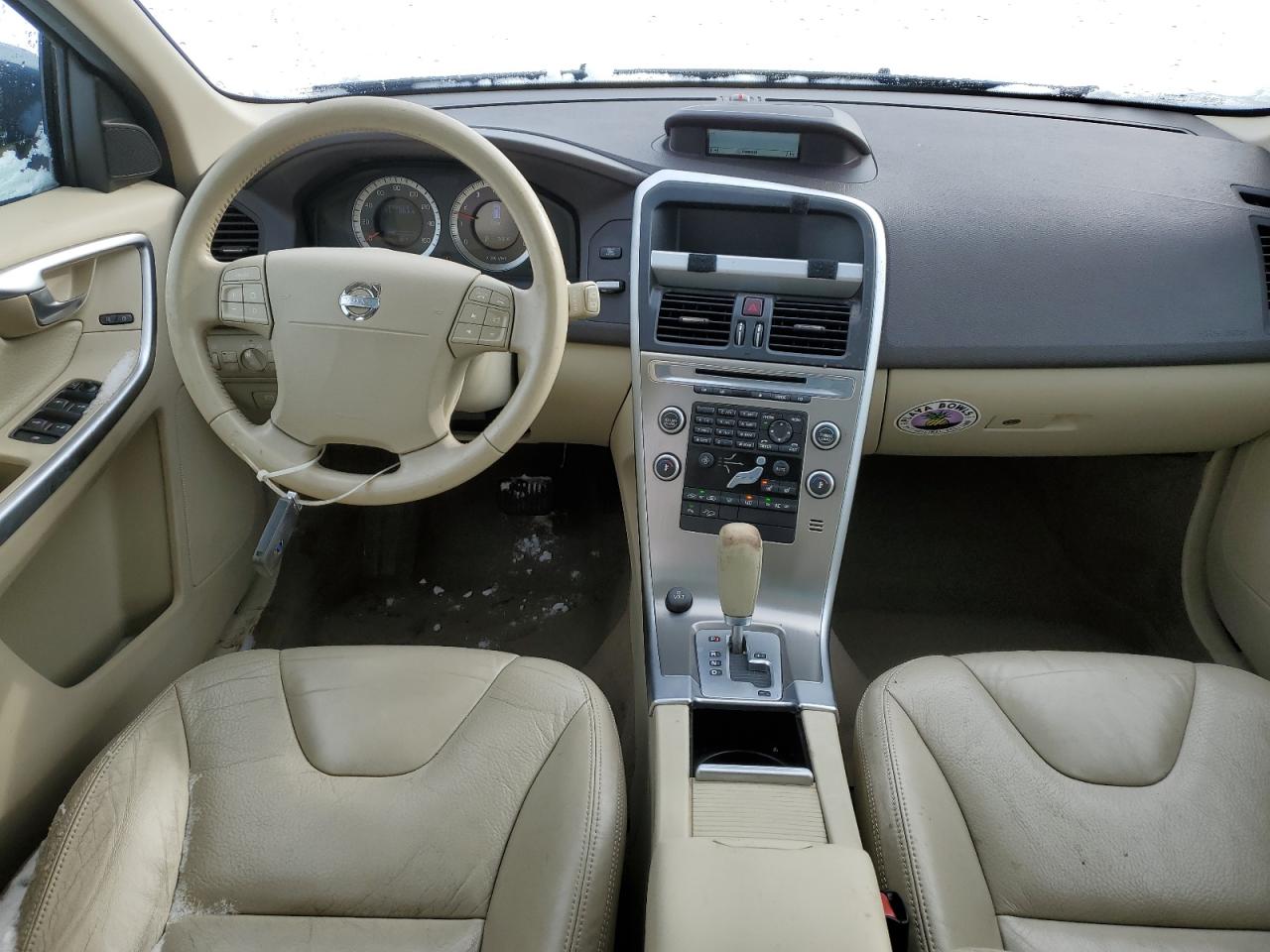 2010 Volvo XC60 VIN YV4992DZ1A2124394 Copart auction photo, front end damage thumbnail 8