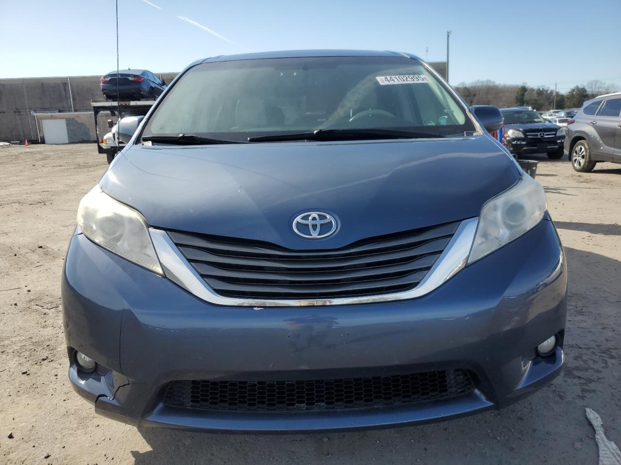 2013 Toyota Sienna VIN 5TDYK3DC8DS361319 Copart auction photo, rear end / minor dent/scratches damage thumbnail 5