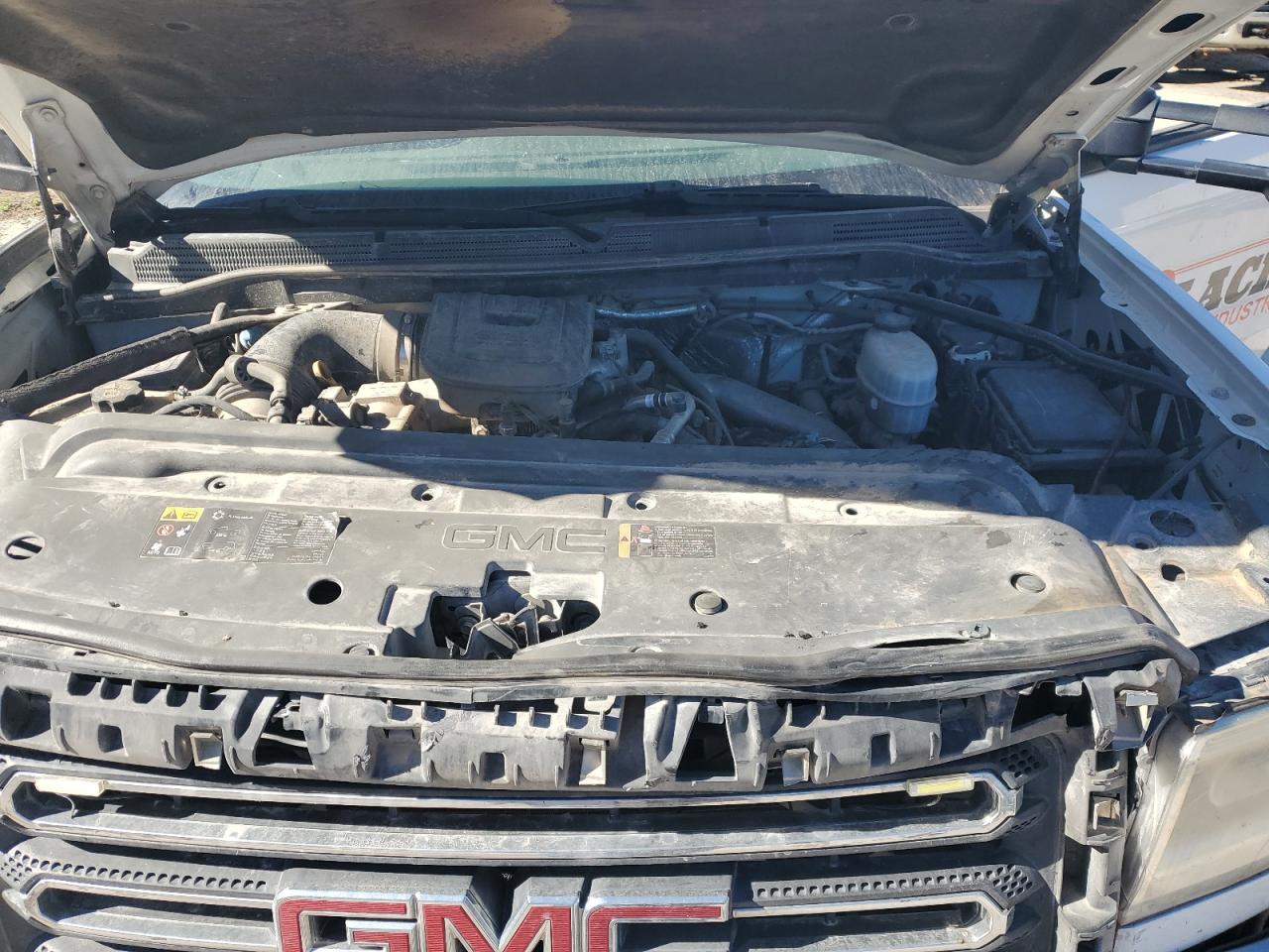 2015 GMC Sierra VIN 1GD421C8XFF113359 Copart auction photo, front end damage thumbnail 11