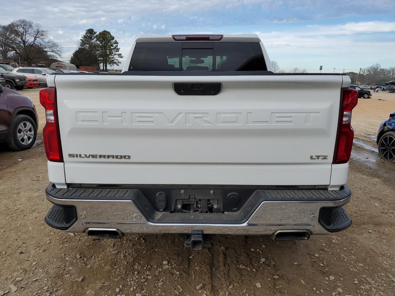 2019 Chevrolet Silverado VIN 3GCUYGED2KG238073 Copart auction photo, front end / side damage thumbnail 6