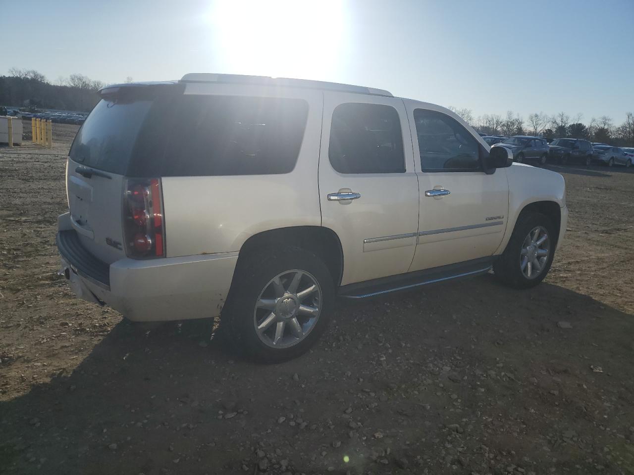 2013 GMC Yukon VIN 1GKS2EEF0DR138592 Copart auction photo, minor dent/scratches damage thumbnail 3